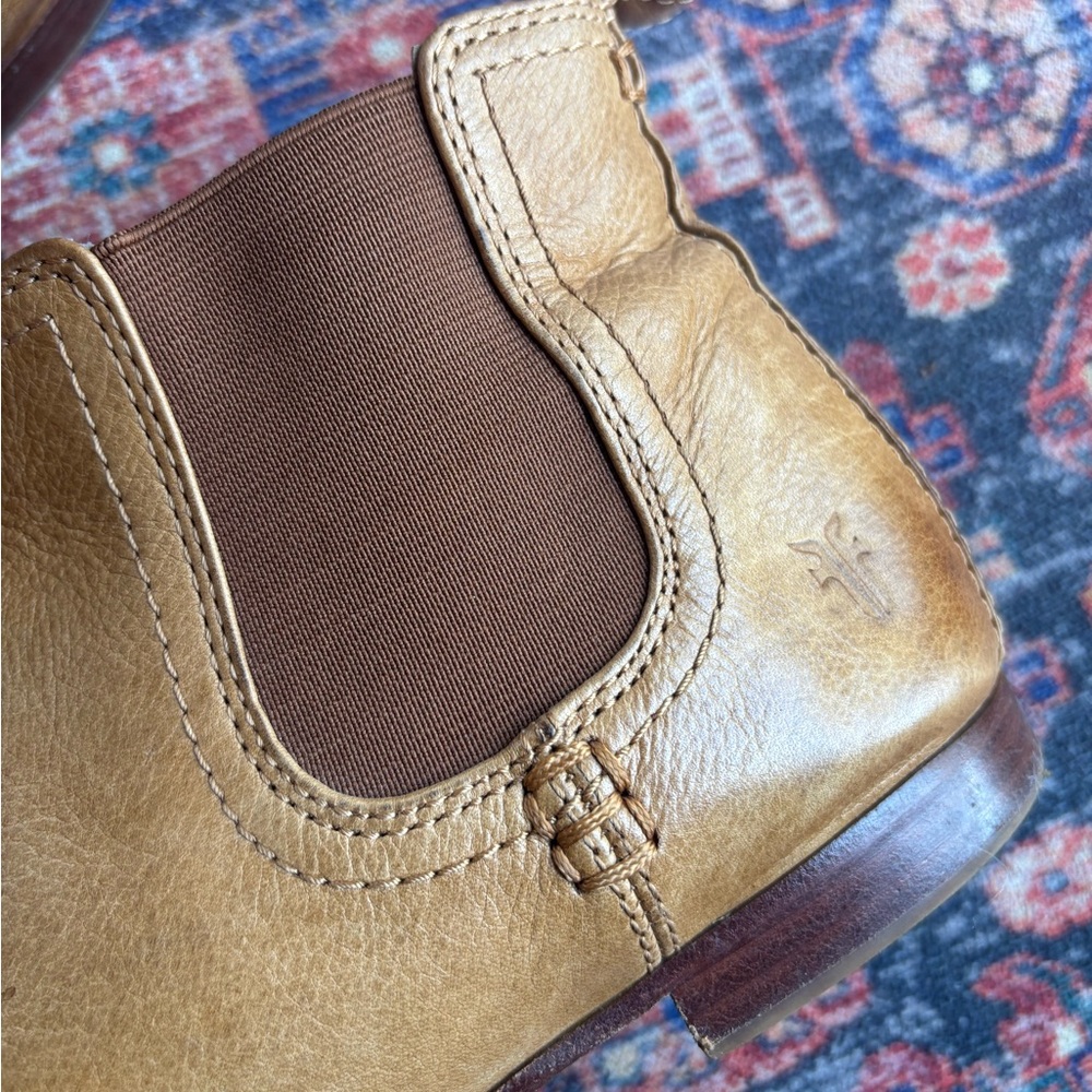 Frye Jillian Leather Chelsea Boots WMS 9.5 EUC - Picture 2 of 6
